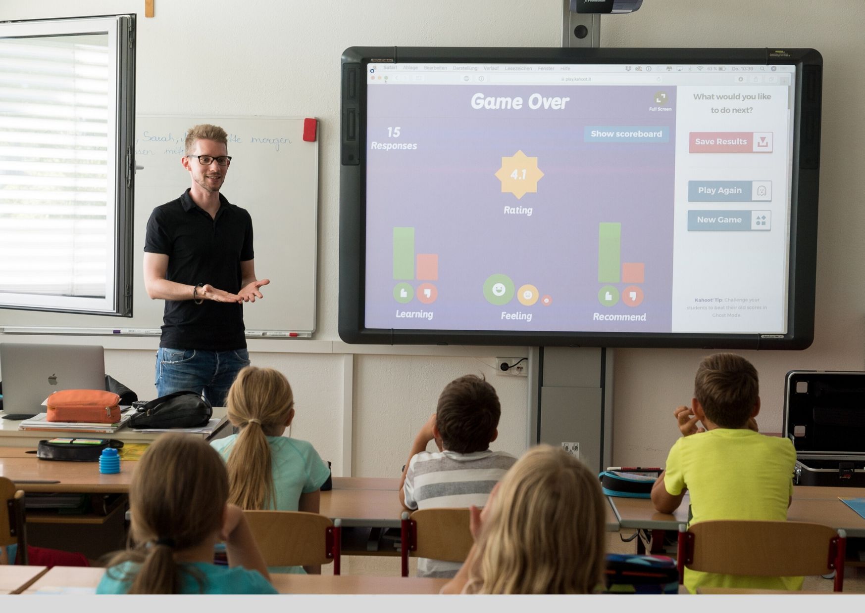 Why classroom teaching is important and still outscores online education?